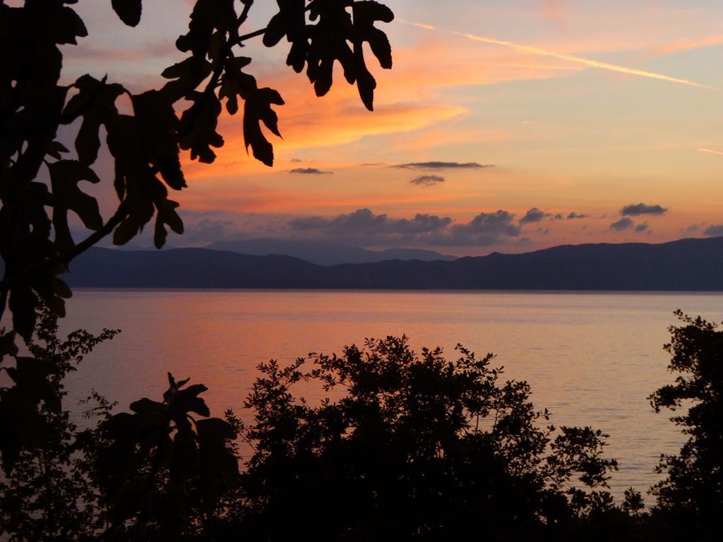 Robinson Sunset Guest House Lagadin Exteriör bild